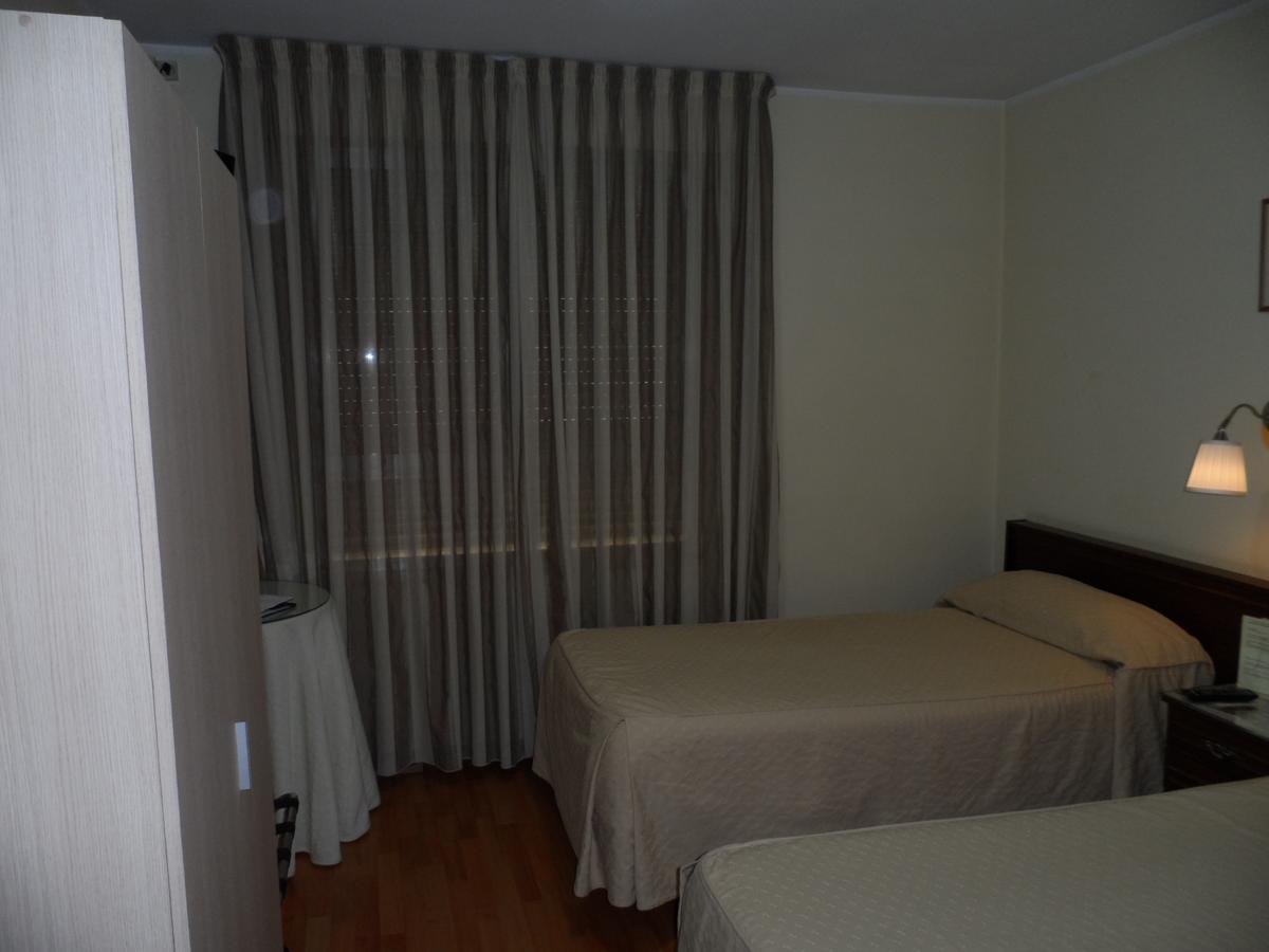 Hostal Coruna Astorga Exterior photo